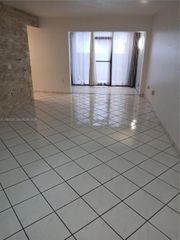 9403 Fontainebleau Boulevard 110, Miami, FL 33172