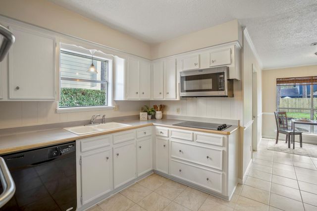 5207 Woodville Lane, Spring, TX 77379