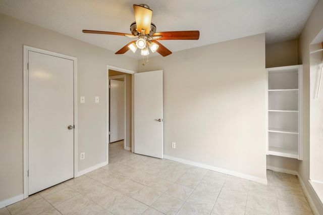 5207 Woodville Lane, Spring, TX 77379