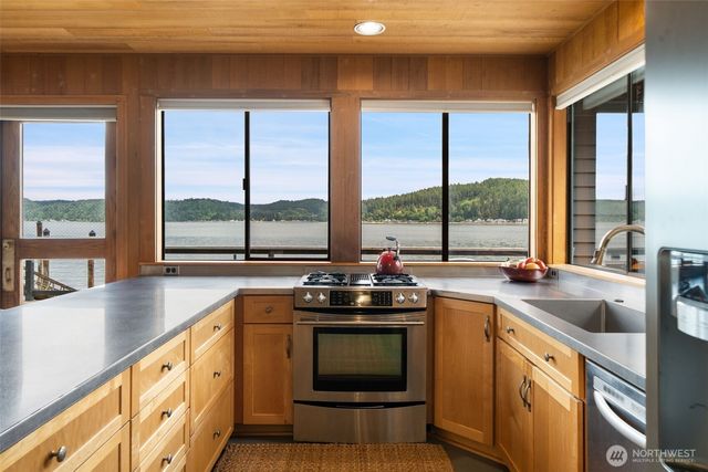 7991 E State Route 106, Union, WA 98592
