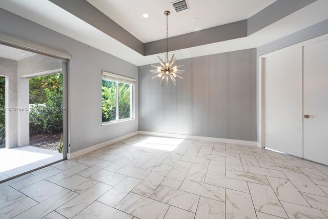 4920 NE 1st Ter, Oakland Park, FL 33334