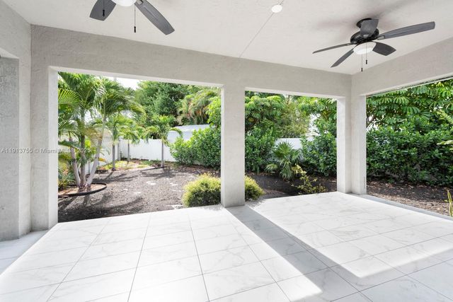 4920 NE 1st Ter, Oakland Park, FL 33334