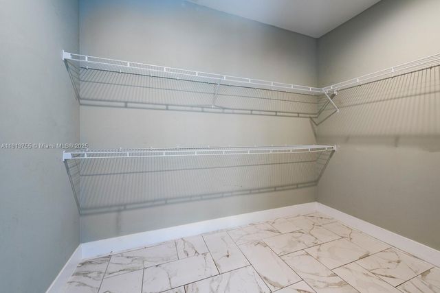 4920 NE 1st Ter, Oakland Park, FL 33334