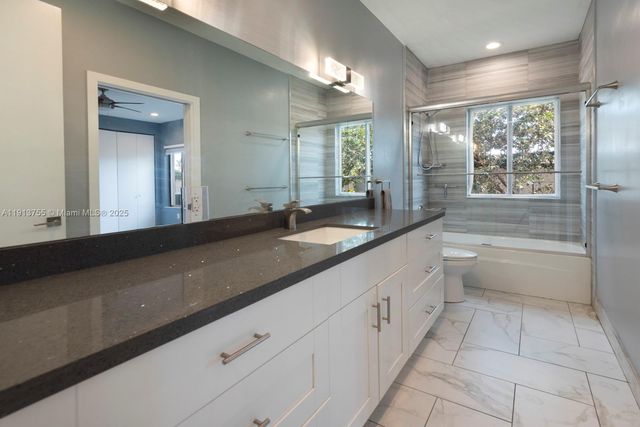 4920 NE 1st Ter, Oakland Park, FL 33334