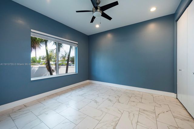 4920 NE 1st Ter, Oakland Park, FL 33334