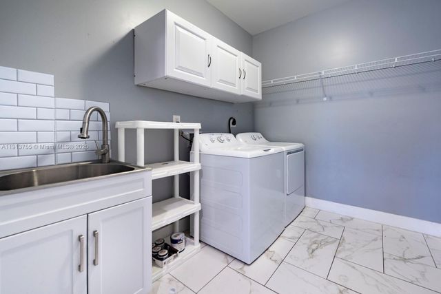 4920 NE 1st Ter, Oakland Park, FL 33334