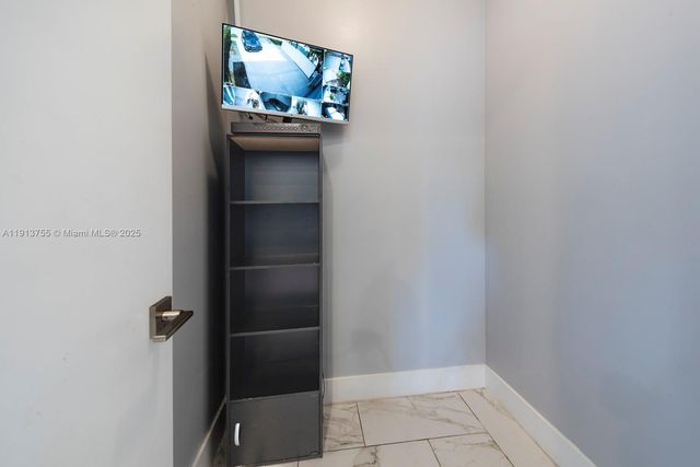 4920 NE 1st Ter, Oakland Park, FL 33334