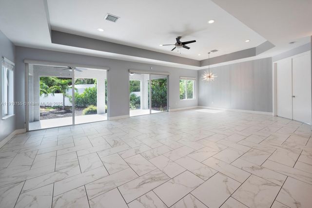 4920 NE 1st Ter, Oakland Park, FL 33334