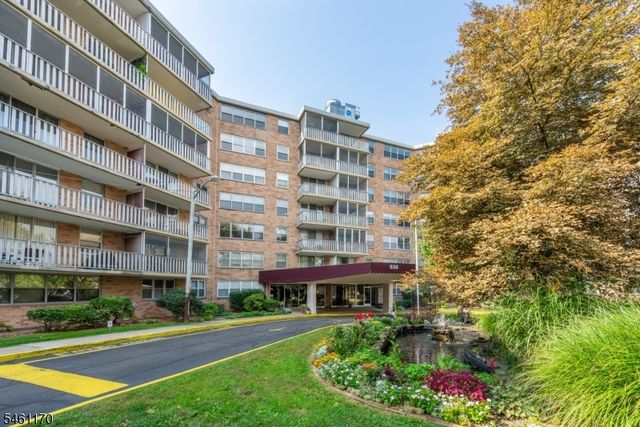 530 Valley Rd 7Z, Montclair Twp., NJ 07043