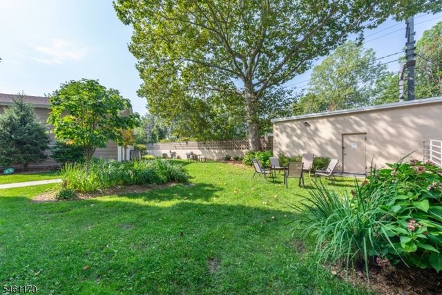 530 Valley Rd 7Z, Montclair Twp., NJ 07043