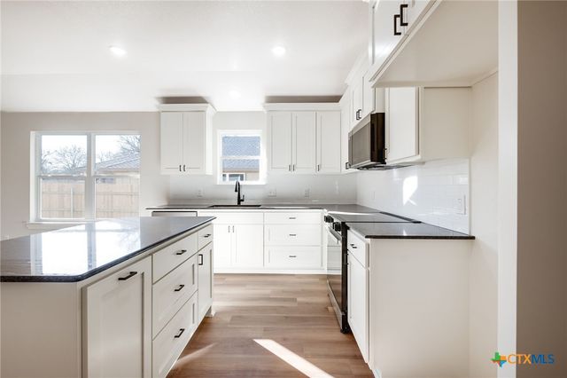 1208 Mills Street, Gatesville, TX 76528