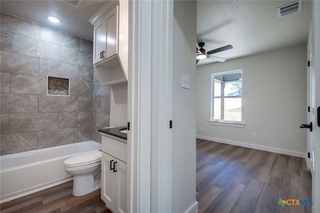 1208 Mills Street, Gatesville, TX 76528