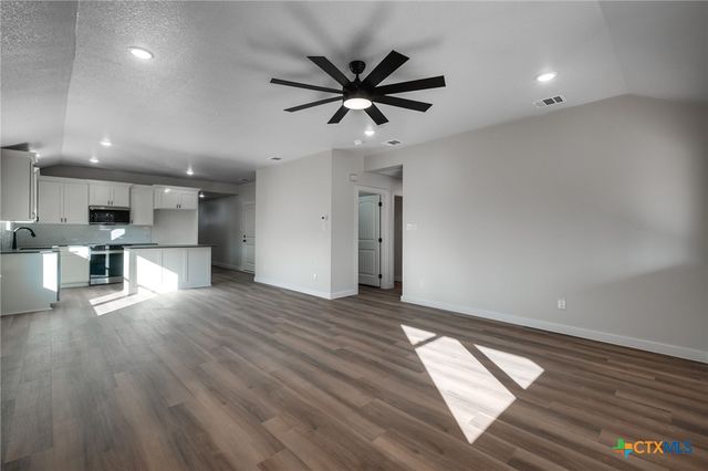 1208 Mills Street, Gatesville, TX 76528