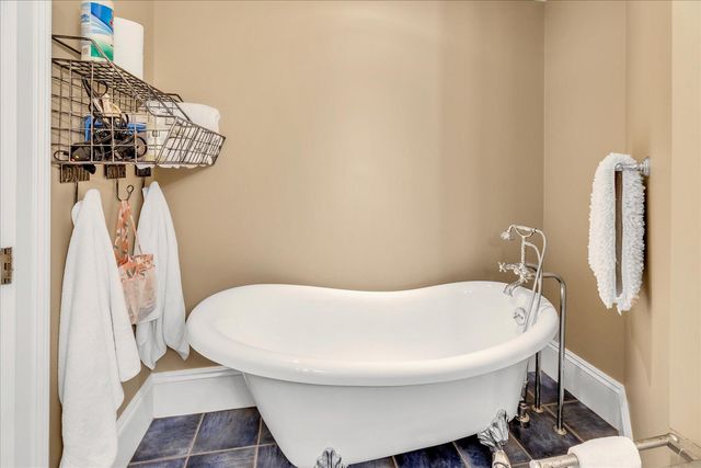 220 Dunrobin Road, Mashpee, MA 02649