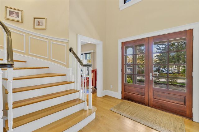 220 Dunrobin Road, Mashpee, MA 02649