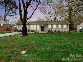 4214 Vinetta Court, Charlotte, NC 28215