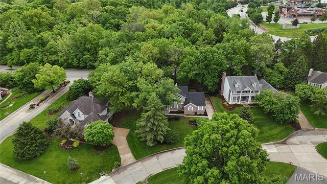 2 Forest Park Circle, Lake St Louis, MO 63367