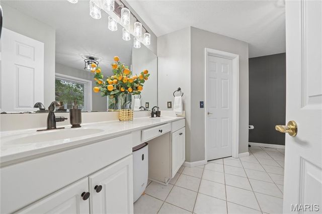2 Forest Park Circle, Lake St Louis, MO 63367
