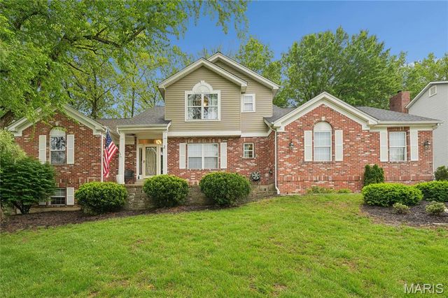2 Forest Park Circle, Lake St Louis, MO 63367