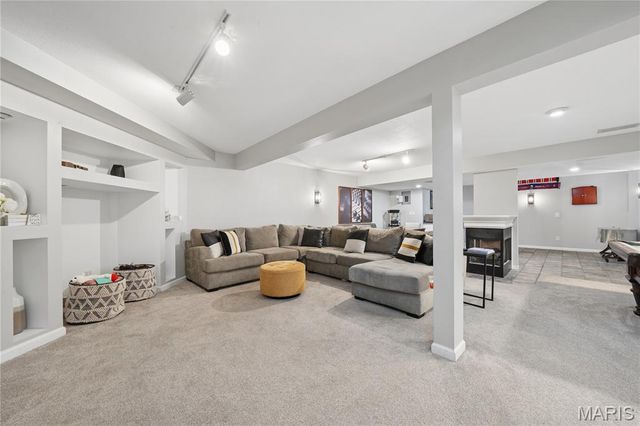 2 Forest Park Circle, Lake St Louis, MO 63367