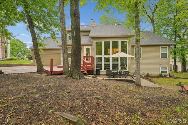 2 Forest Park Circle, Lake St Louis, MO 63367