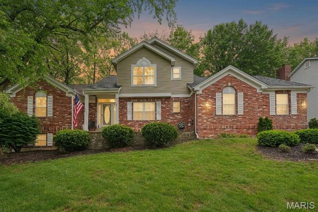 2 Forest Park Circle, Lake St Louis, MO 63367