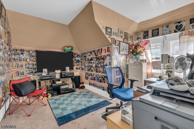 221 E 2Nd Ave, Roselle Boro, NJ 07203