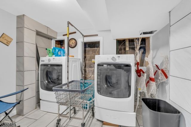 221 E 2Nd Ave, Roselle Boro, NJ 07203