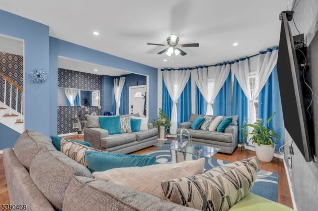 221 E 2Nd Ave, Roselle Boro, NJ 07203