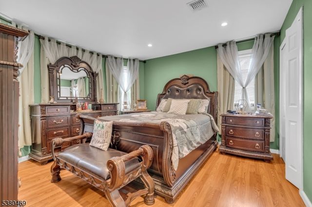 221 E 2Nd Ave, Roselle Boro, NJ 07203