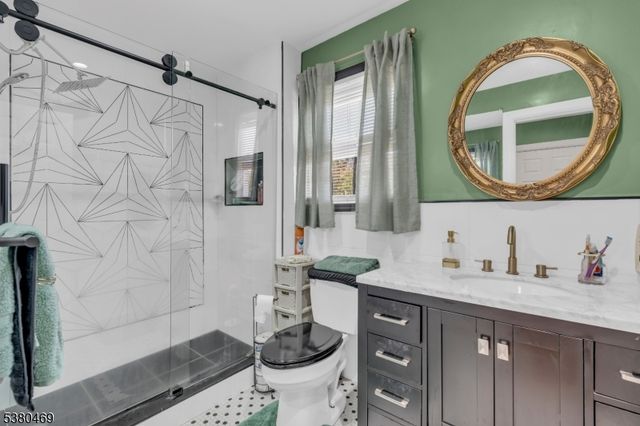 221 E 2Nd Ave, Roselle Boro, NJ 07203