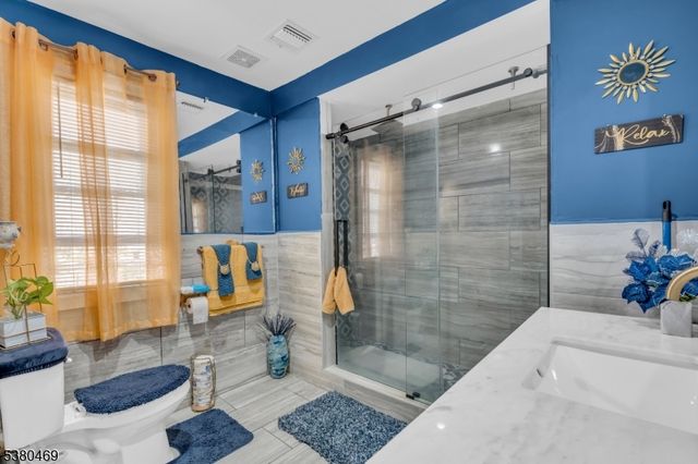 221 E 2Nd Ave, Roselle Boro, NJ 07203
