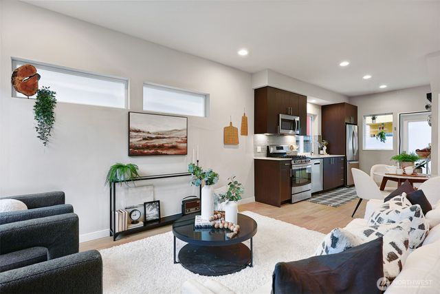 3660 Courtland Place S, Seattle, WA 98144