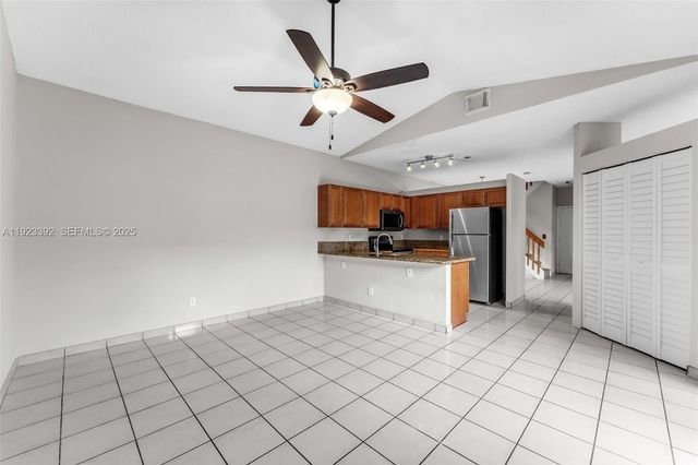 2110 NW 190th Ave, Pembroke Pines, FL 33029