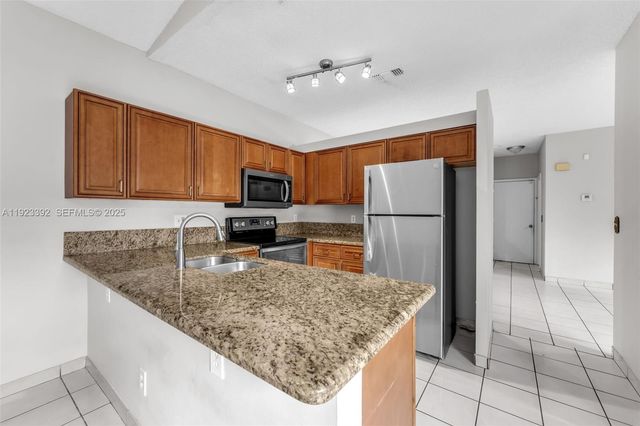 2110 NW 190th Ave, Pembroke Pines, FL 33029