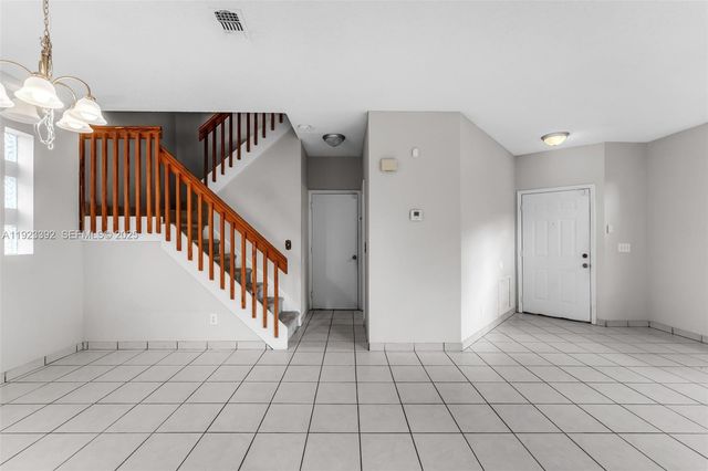 2110 NW 190th Ave, Pembroke Pines, FL 33029