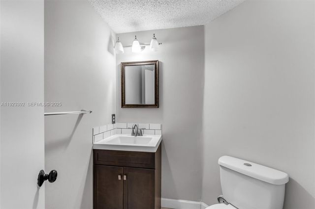 2110 NW 190th Ave, Pembroke Pines, FL 33029