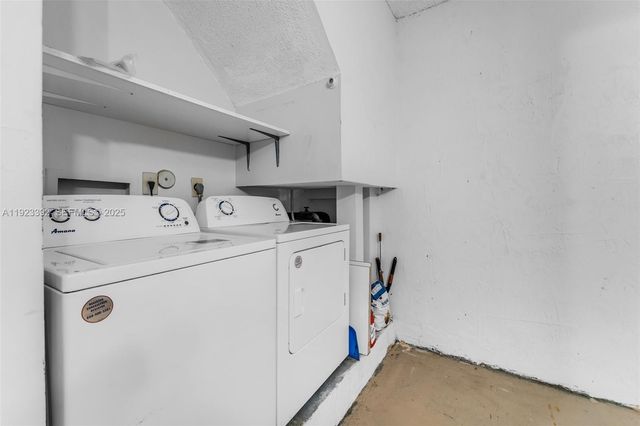 2110 NW 190th Ave, Pembroke Pines, FL 33029