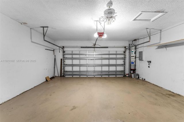 2110 NW 190th Ave, Pembroke Pines, FL 33029