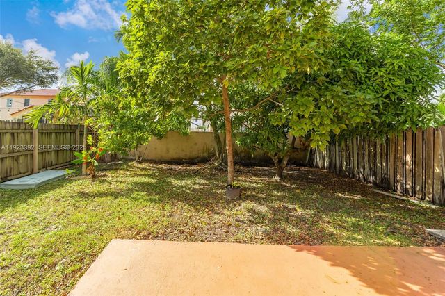 2110 NW 190th Ave, Pembroke Pines, FL 33029