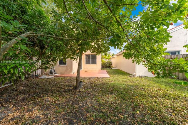 2110 NW 190th Ave, Pembroke Pines, FL 33029