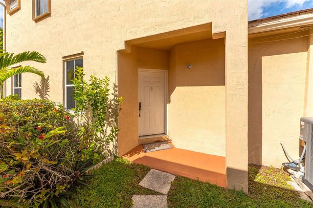 2110 NW 190th Ave, Pembroke Pines, FL 33029