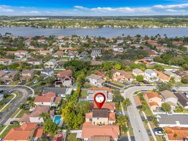 2110 NW 190th Ave, Pembroke Pines, FL 33029