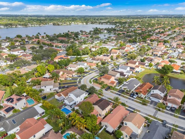 2110 NW 190th Ave, Pembroke Pines, FL 33029