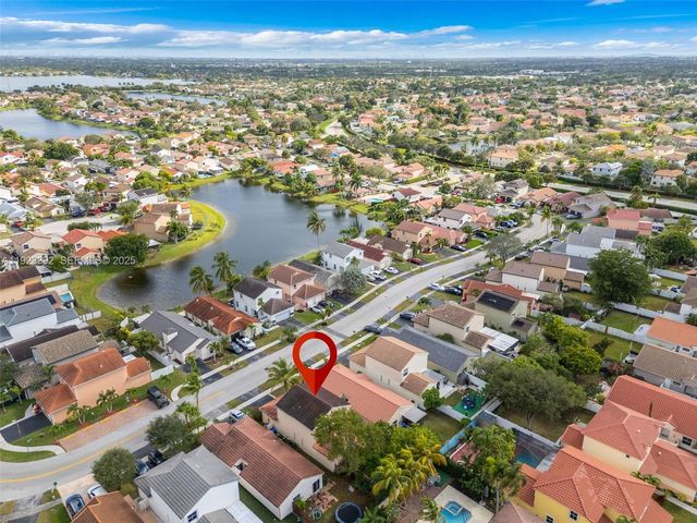 2110 NW 190th Ave, Pembroke Pines, FL 33029