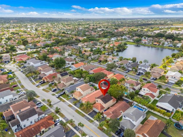2110 NW 190th Ave, Pembroke Pines, FL 33029