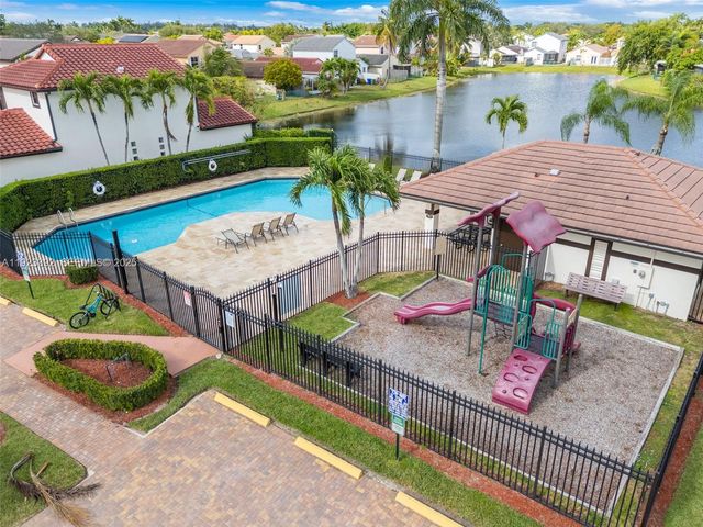 2110 NW 190th Ave, Pembroke Pines, FL 33029