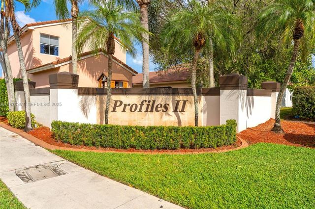 2110 NW 190th Ave, Pembroke Pines, FL 33029