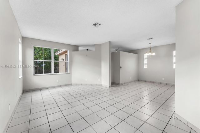 2110 NW 190th Ave, Pembroke Pines, FL 33029