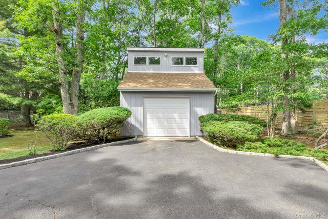2 Strathmore Court, Remsenburg, NY 11960